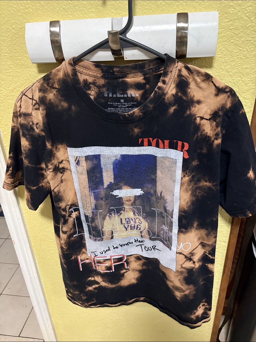 Tie-Dye Graphic Kids Tee with Tour Print - Black & Tan